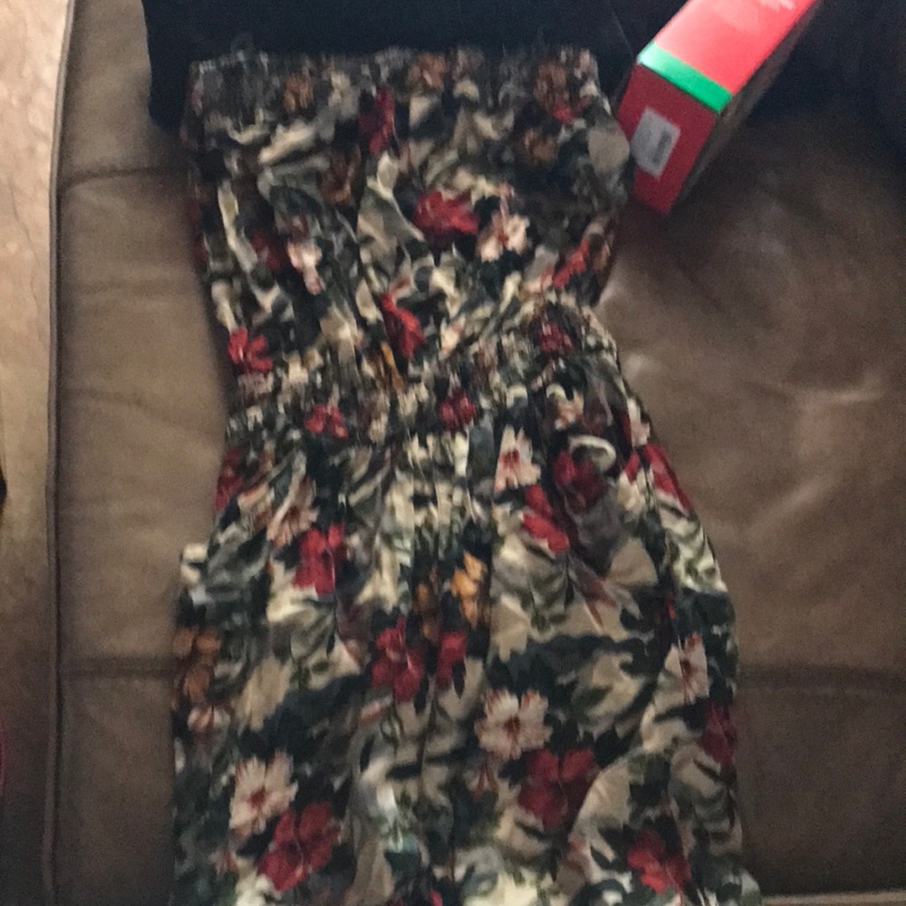 Flower jumper strapless. Very comfortable